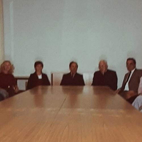 LehrerInnen der Kfm. Berufsschule Schwaz im Konferenzzimmer, 1982