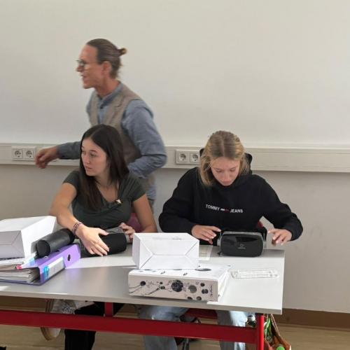 Schülerinnen und Lehrer 