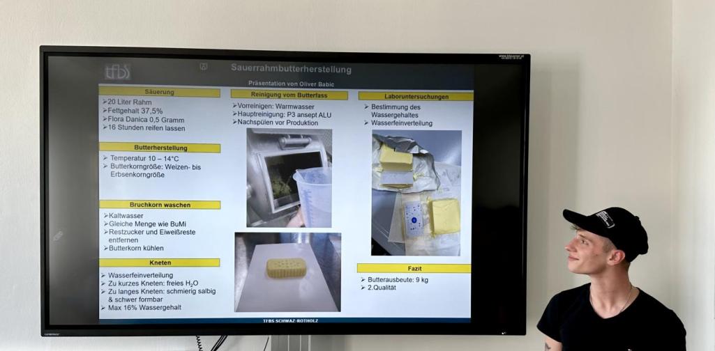 Schüler bei der Präsentation