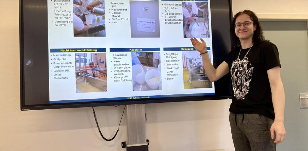 Schüler bei der Präsentation