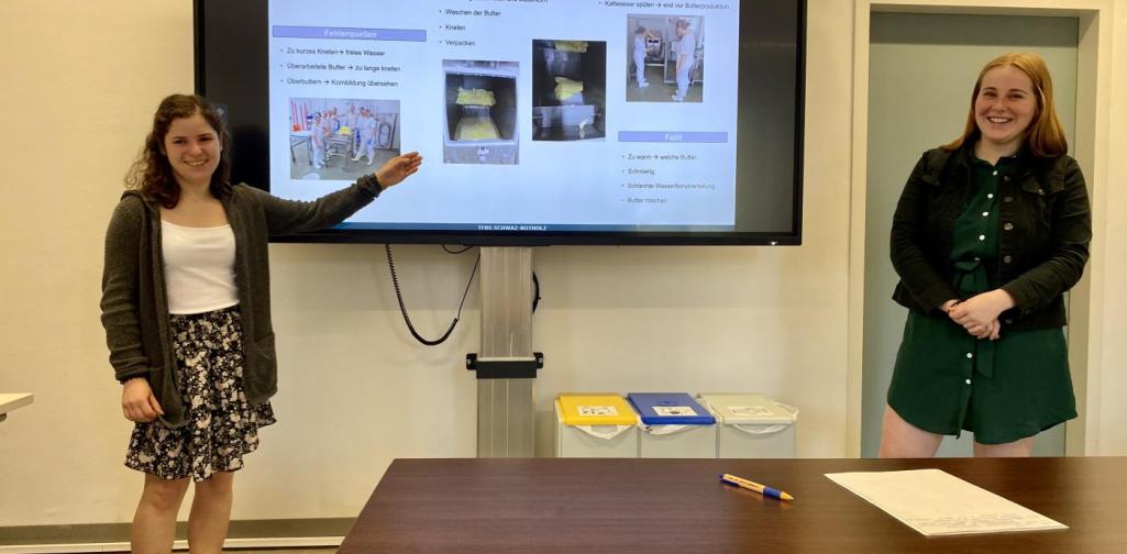 Schüler bei der Präsentation