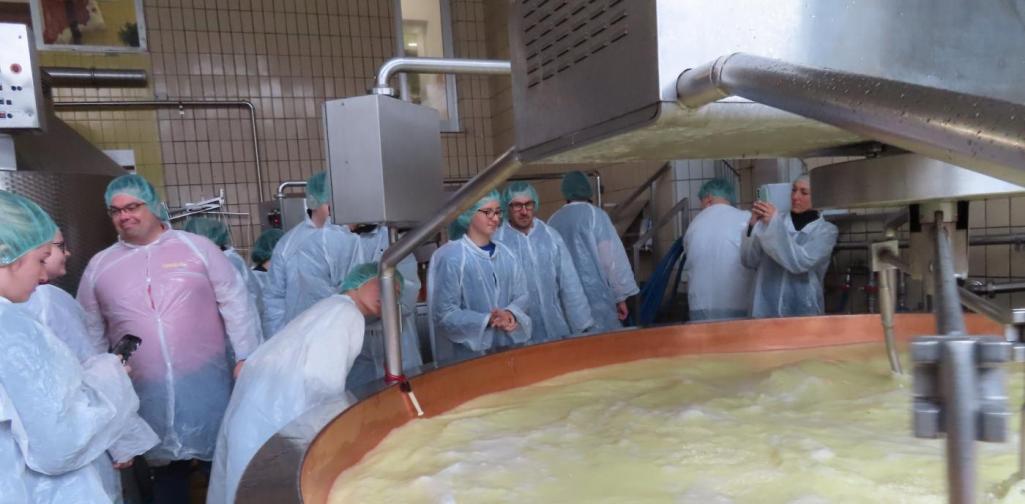 In der Produktion - Heumilchsennerei Fügen 1